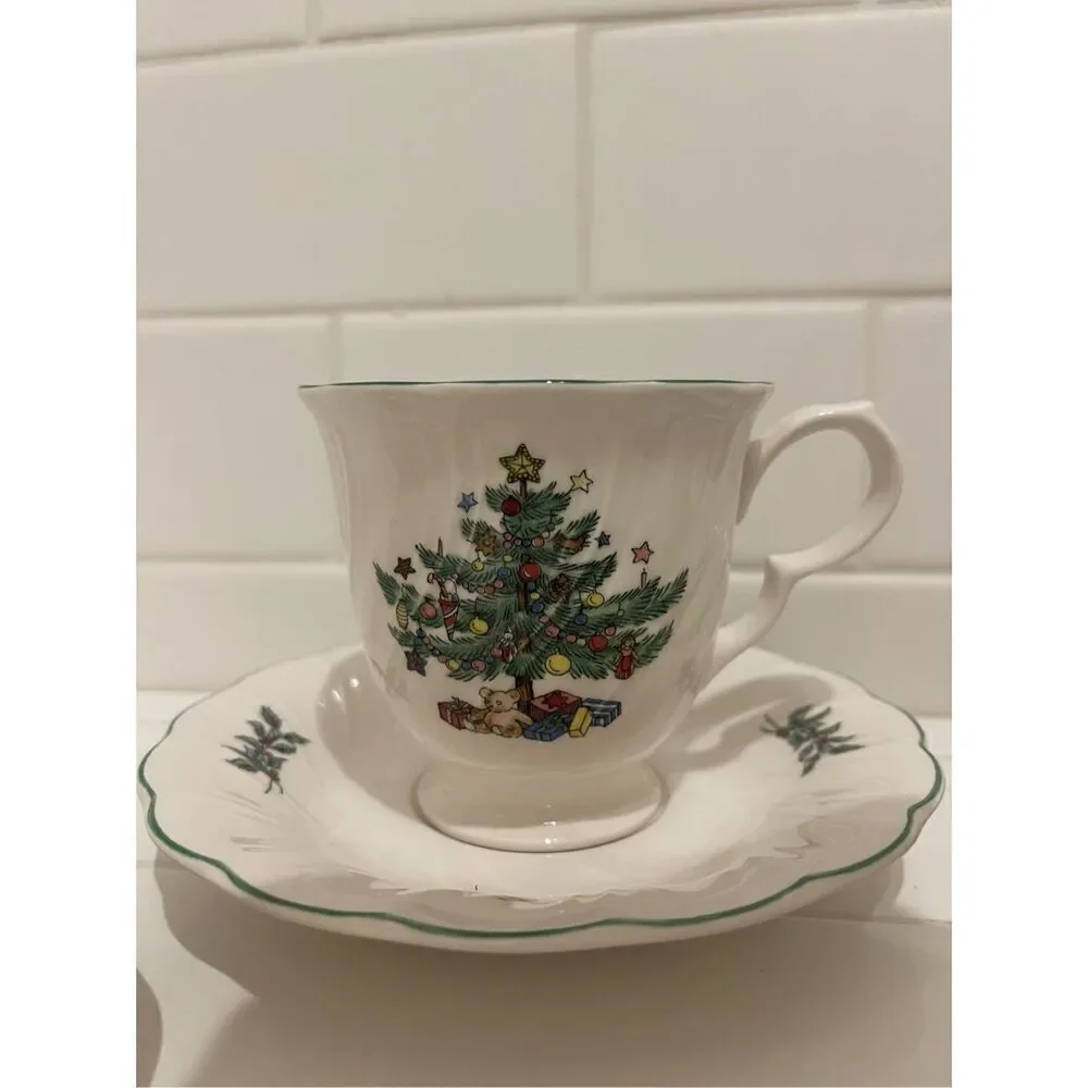 Vintage Nikko Ceramics Christmastime Teacups (4)